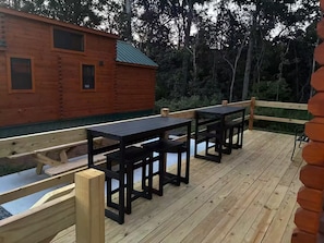 Outdoor dining - Lakehouse Resort Big Buck Lodge R5 Near Rend Lake (Benton)