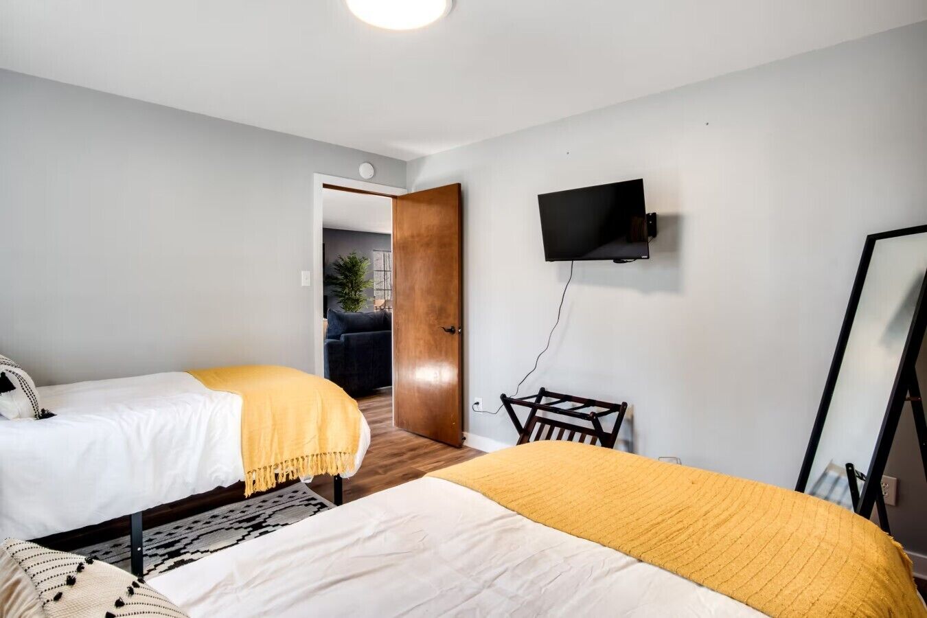 Desk, iron/ironing board, travel crib, WiFi