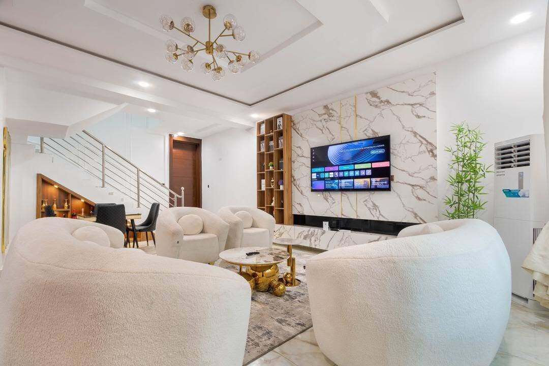 Appartamento Deluxe, balcone, vista città | Interni