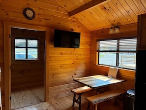 Dining - Lakehouse Resort Cana ADA Rancher 4 near Rend Lake (Benton)