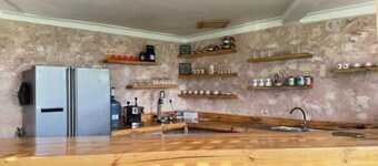 Delightful studio with AC in beautiful Western Region