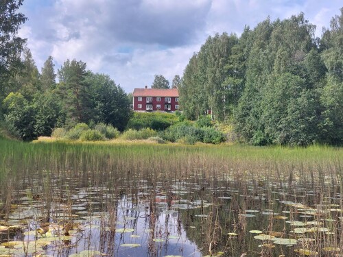 Spacious Vacation Apartment for 2 – River View, Nature, and Time to Yourself