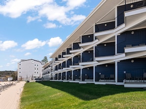 Exterior - Beachfront, Heated Outdoor Pool, Jacuzzi Tub (Traverse City)