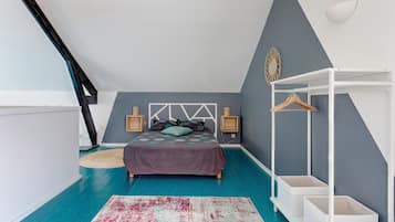 Tabla de planchar con plancha, wifi gratis, ropa de cama