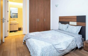 Room - Vrbo Property (Luanda)