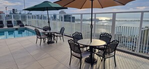 Outdoor dining - Vrbo Property (Luanda)
