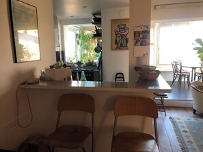 Private kitchen - Vrbo Property (Paris)