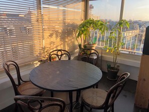 Dining - Vrbo Property (Paris)