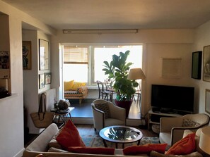 Living area - Vrbo Property (Paris)
