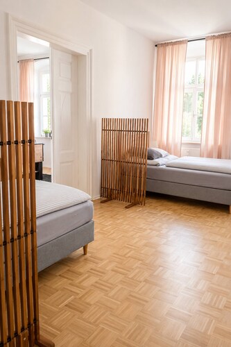 Spacious 125m² Apartment in Gera City Center for 8 Guests