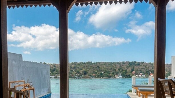 Vila superior, piscina particular, vista para o mar | Piscina