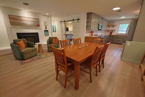 Unclassified image, 5 of 30, button - Spacious 4-bedroom House in Oxford on 4.3 Acres (Oxford)