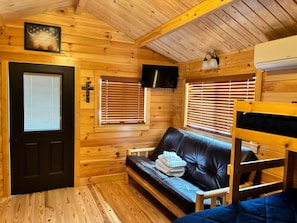Living area - Lakehouse Patriot's Retreat Dormer 3 Rend Lake (Benton)