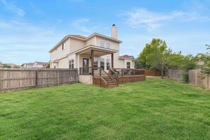 Exterior - SA Family Retreat Near SeaWorld •Six Flags •Lackland w/ EV Charger, BBQ (San Antonio)