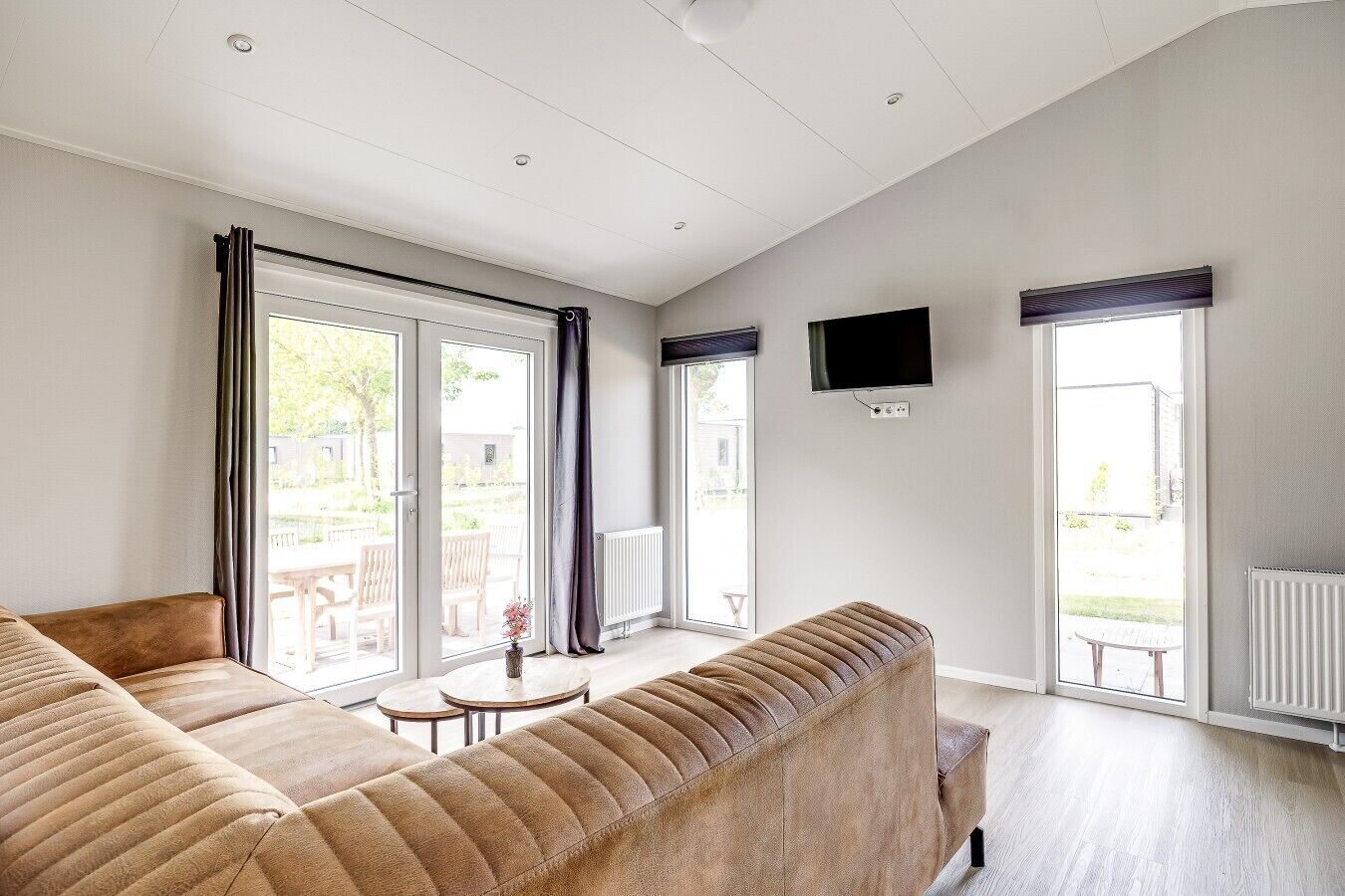 Villa Riant | 6 Persoons Vakantiehuis - Tiel
