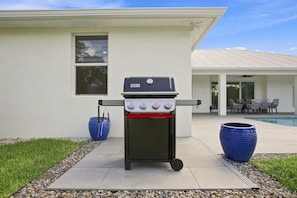 Terrace/patio - North Naples 4BR • Private Pool • Water View (Naples)