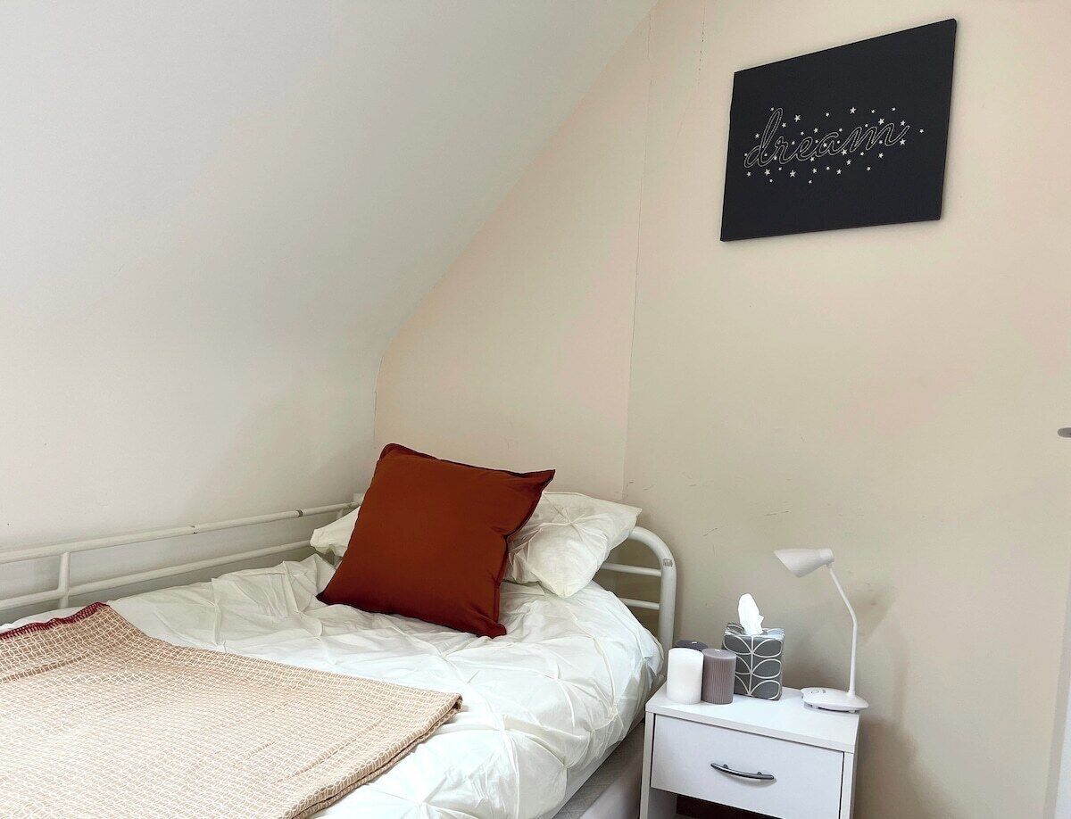 Chichele House 3 Bed Sleeps 8 Parking - Wellingborough