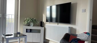 Chichele House 3 bed sleeps 8 parking