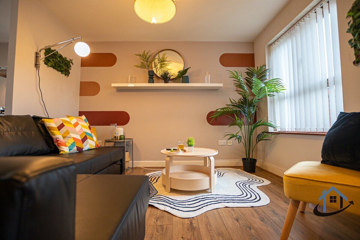 Minchin House 3 Bed Parking Sleeps 8 - ノーザンプトン