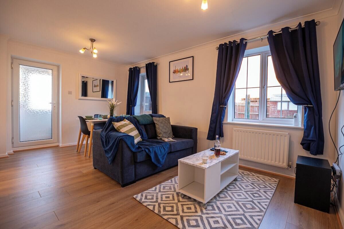 Franklin House King Bed, Parking X2 - Northampton