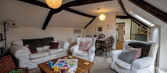The Parlour rustic 2 Bed Flat, En-suite, Parking