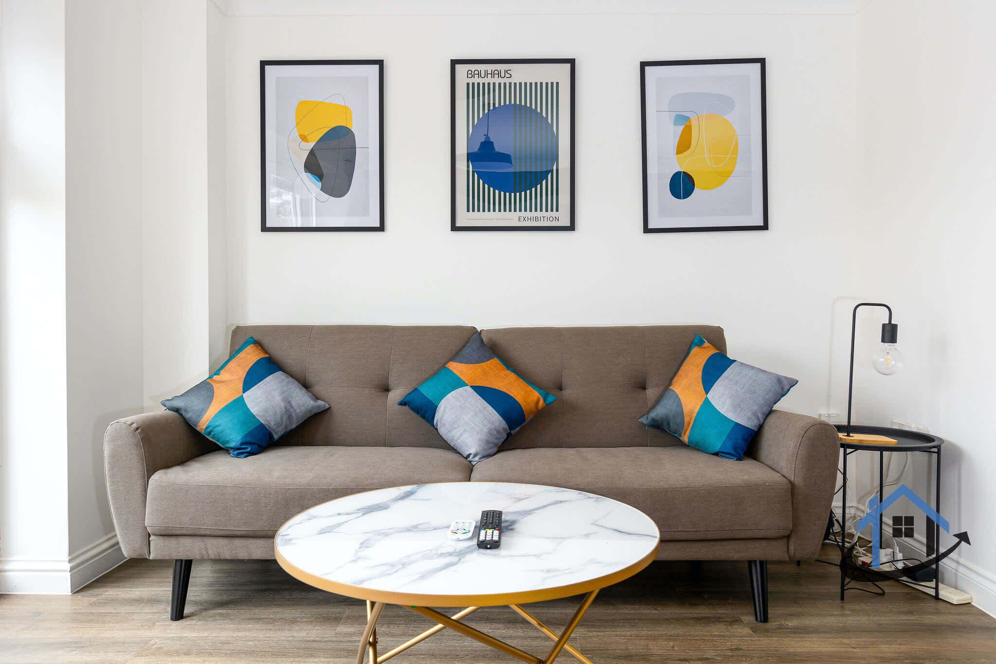 Bluebell House, Sleeps 7, Parking X2, Garden - Corby