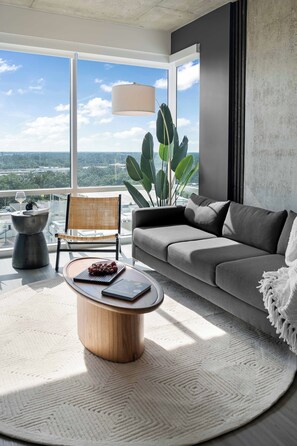 Living area - The Maximus 1BR - King Bed, Rooftop Pool, Gym (Orlando)
