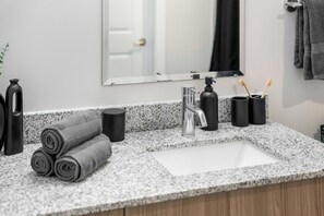 Bathroom - The Maximus 1BR - King Bed, Rooftop Pool, Gym (Orlando)