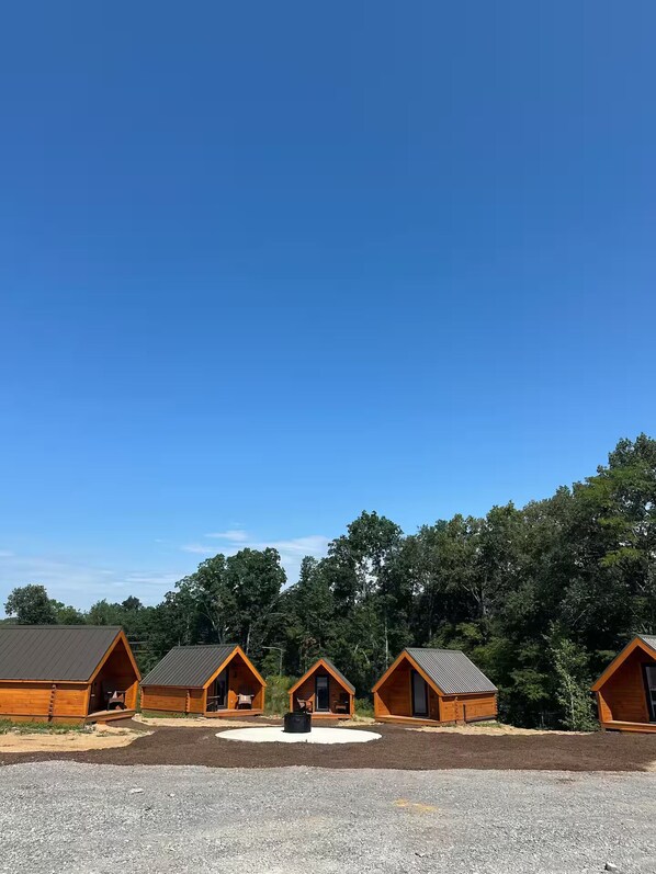 Miscellaneous - Lakehouse Resort Book Nook A-Pod 1 Near Rend Lake (Benton)