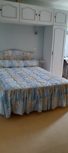 Bed and Breakfast 'Domaine Des Mouillères - Bleuet' with Shared Terrace, Shared Garden and Wi-Fi