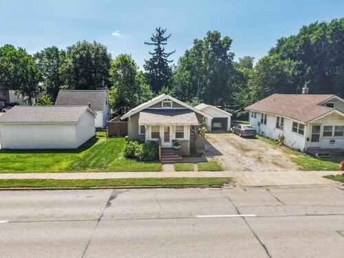 Sleeps 7,  2BR-2BA | 5 mins walk to ISU