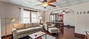 Sleeps 7,  2BR-2BA | 5 mins walk to ISU