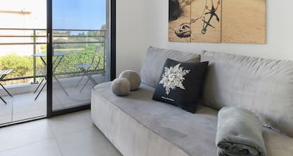 Seaside Apartment with Stunning View, Wi-Fi & Air Conditioning