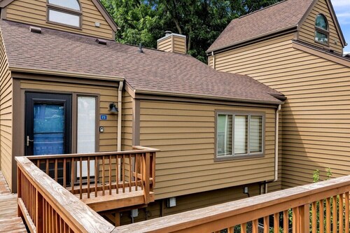 3 Queen Beds, Pool + Amenities