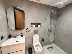 Apartemen | Kamar mandi
