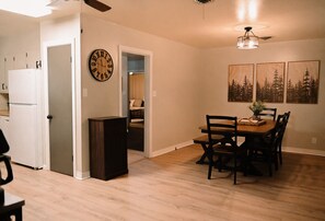 Unclassified image, 3 of 26, button - Cozy Corner Near SFA – Sleeps 10, Pet Friendly (Nacogdoches)
