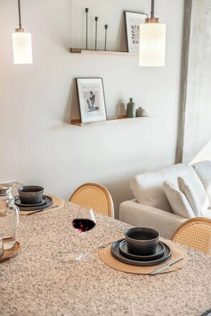 Dining - The Selena - Luxury Condo w/ Rooftop Pool, Gym (Orlando)