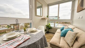 Comfort Apartment, City View | Living area