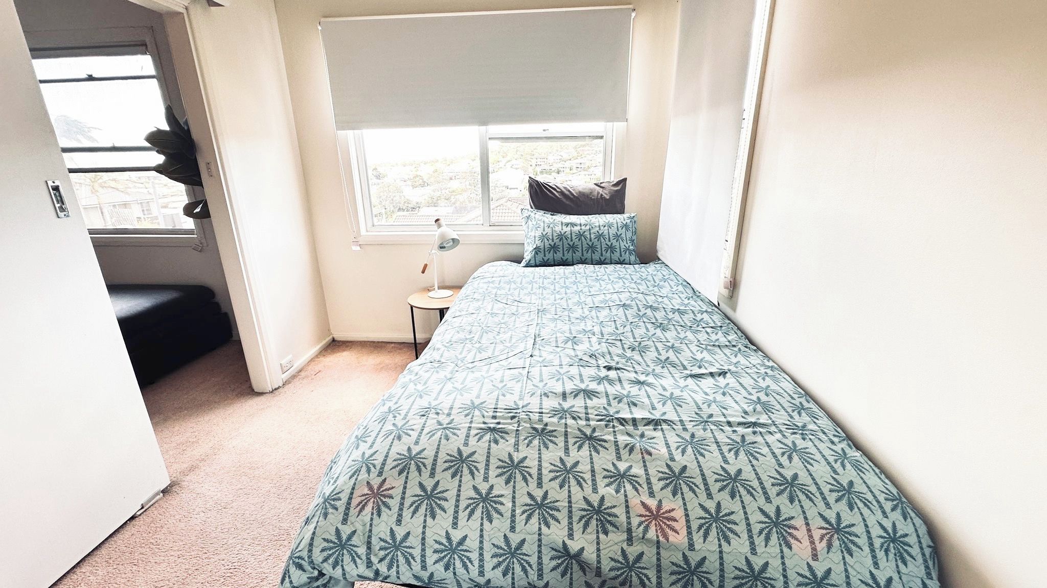 5 bedrooms, iron/ironing board, free WiFi, bed sheets
