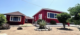New 3BR 2BA with 2 Sofa Bed Baby Beach getaway-sleeps 9