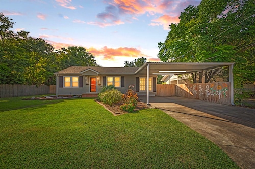 Harding House | Updated 4BR Near Ochsner & UL