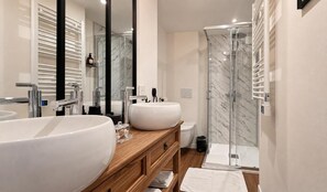 Bathroom - Chez Patou (Laval)