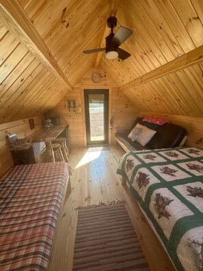 Room - Lakehouse Resort Hootin’ Hollow A-Pod 4 Rend Lake (Benton)