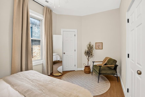 Perfect for Reunions & Large Groups | Bay Views + Kids’ Den