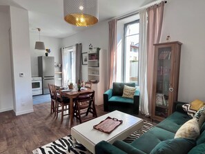 Unclassified image, 5 of 12, button - Vrbo Property (Évian-les-Bains)