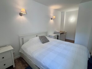 Unclassified image, 2 of 12, button - Vrbo Property (Évian-les-Bains)