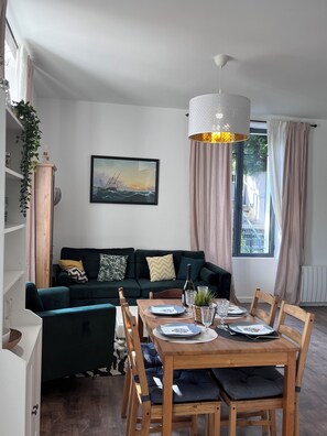 Unclassified image, 3 of 12, button - Vrbo Property (Évian-les-Bains)