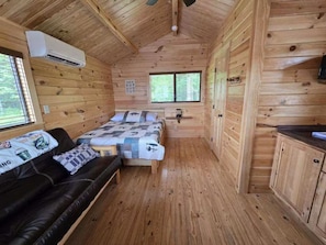 Room - Lakehouse Resort Reel Faith Dormer 1 Rend Lake (Benton)