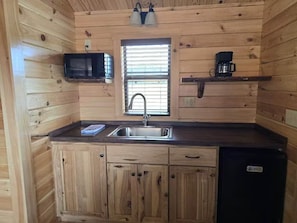 Private kitchen - Lakehouse Resort Reel Faith Dormer 1 Rend Lake (Benton)