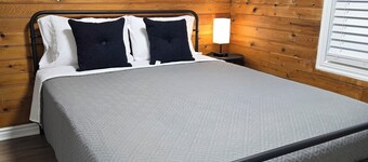 Yellow Door Suite, Private Entrance, Free Parking